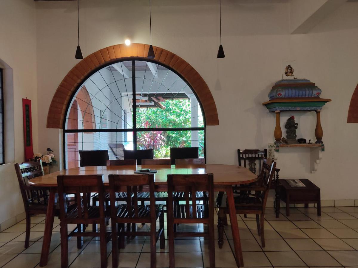 Gaia'S Garden Guest House オーロヴィル エクステリア 写真