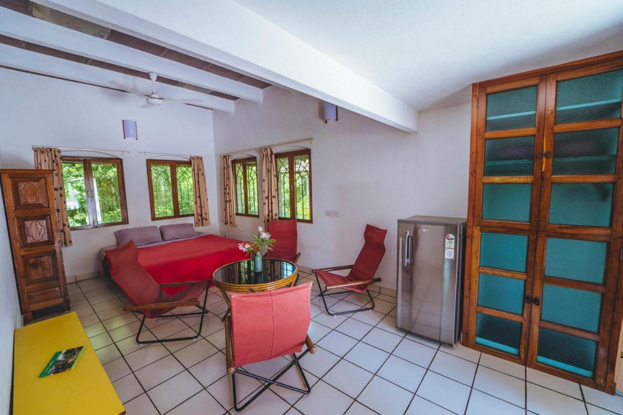 Gaia'S Garden Guest House オーロヴィル エクステリア 写真