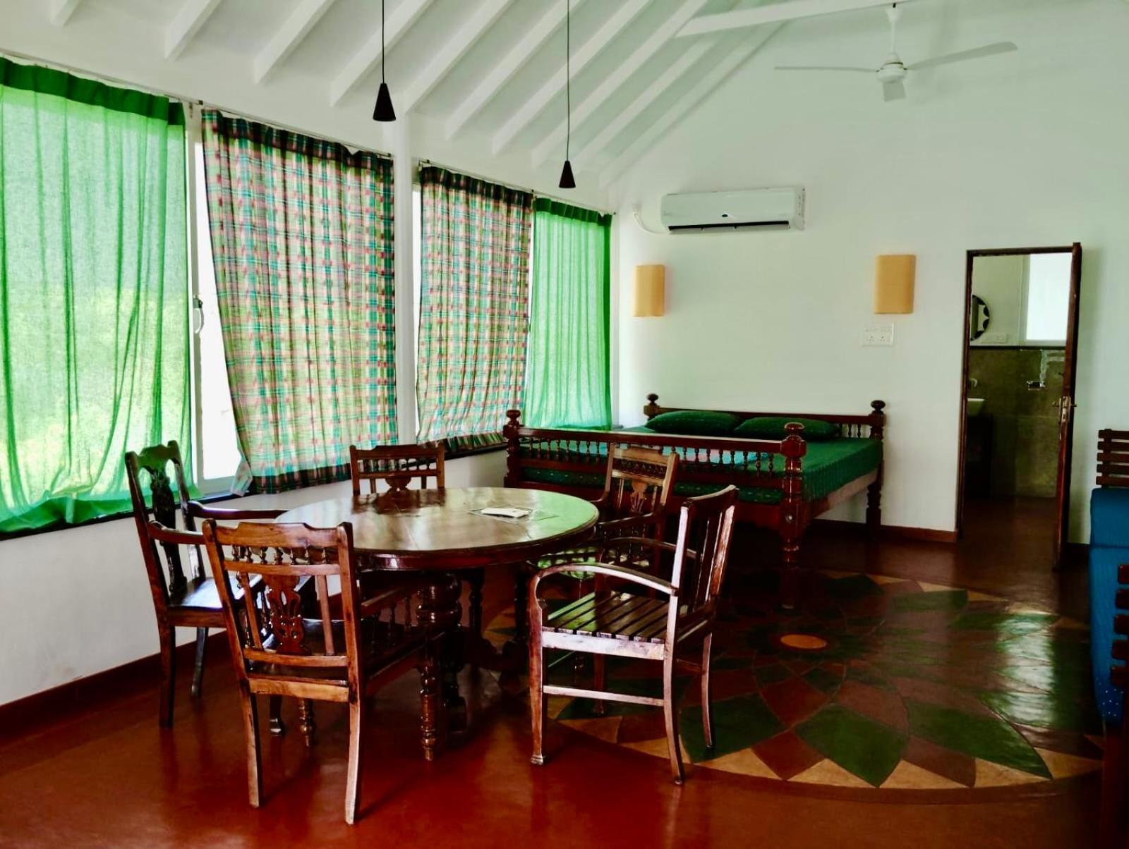 Gaia'S Garden Guest House オーロヴィル 部屋 写真